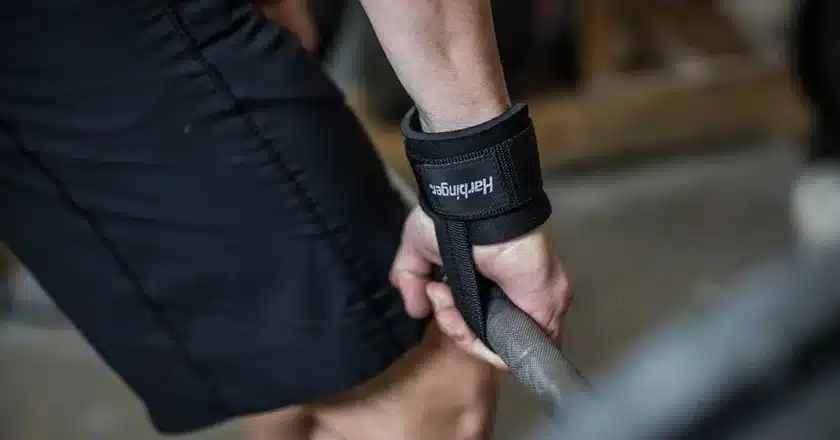 Deadlift Straps Best: What Are Top Lifters Wearing in 2022?
